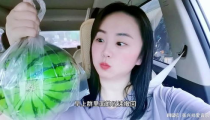 酒吧吃瓜事件网红女主,网红女主引发全网热议